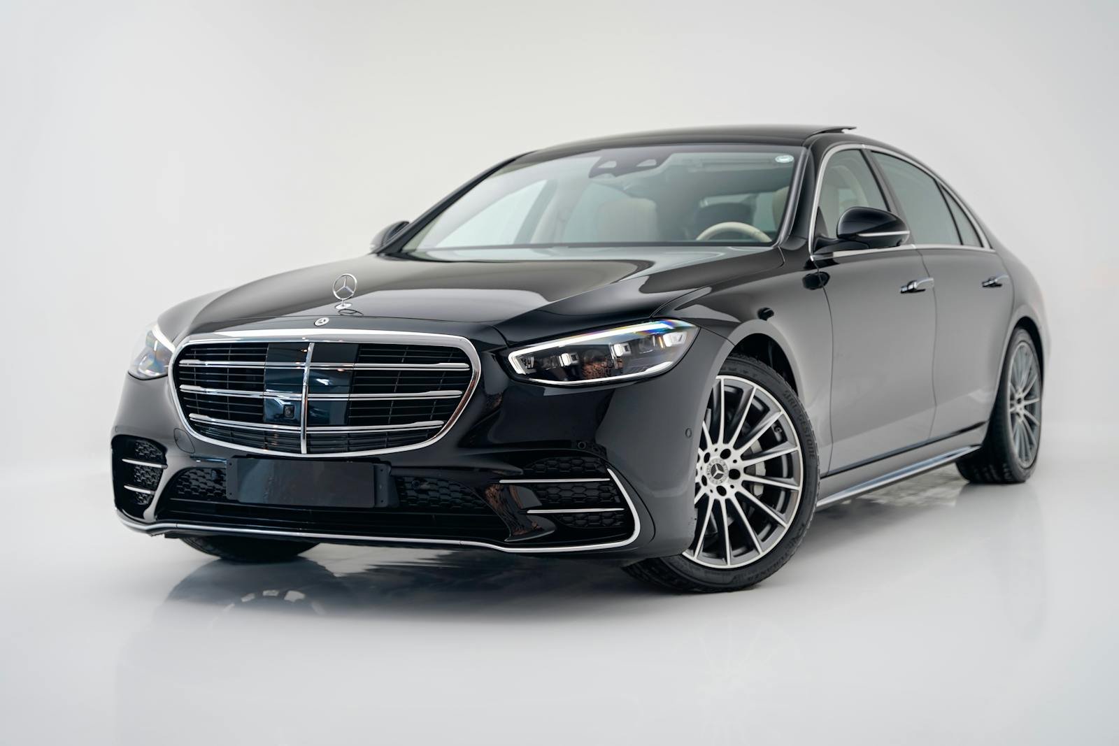 Premium Sedan — Mercedes S-Class / BMW 7 Series