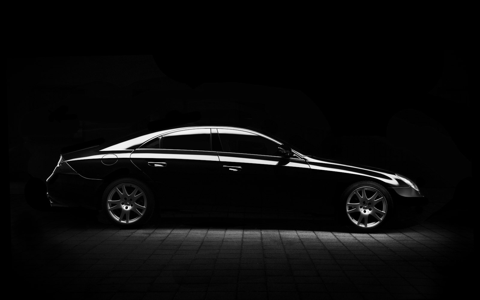 Executive Sedan — Lincoln MKT / Mercedes E-Class