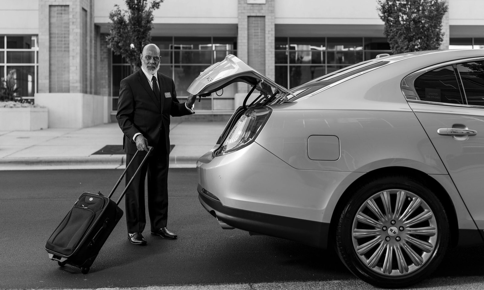 Airport Transfer Guide: What to Expect with Border Limousine